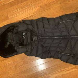 Athleta puffy tunic black down vest, hood